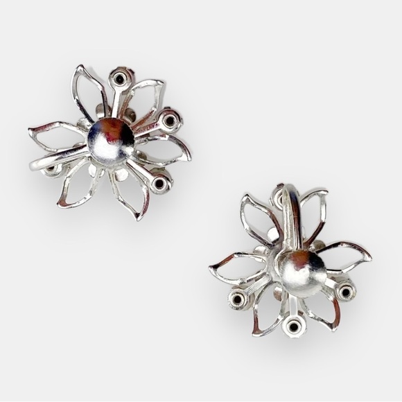 Vintage Screw-back Earrings​ - Picture 3 of 3